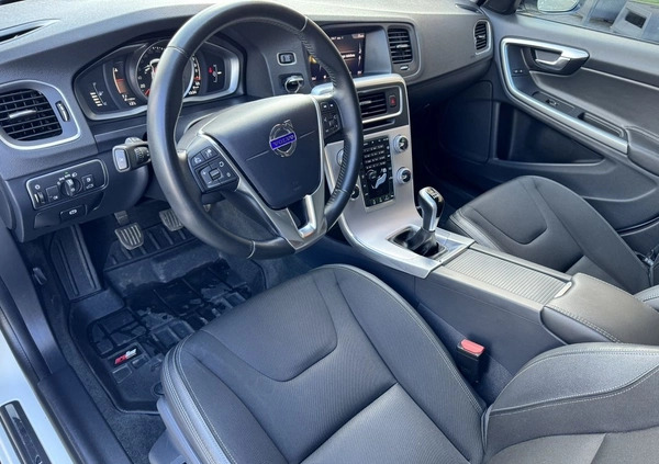 Volvo V60 Cross Country cena 81900 przebieg: 141000, rok produkcji 2018 z Modliborzyce małe 191